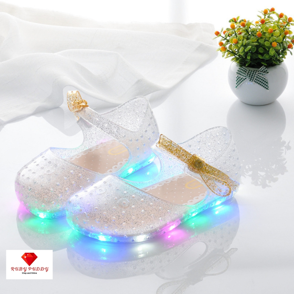 Giày Nhựa Dẻo Thơm Mềm Êm Chân Bé Có Đèn MS06