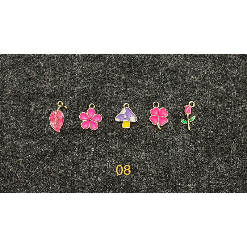 Đánh dấu kim loại kèm charm cute