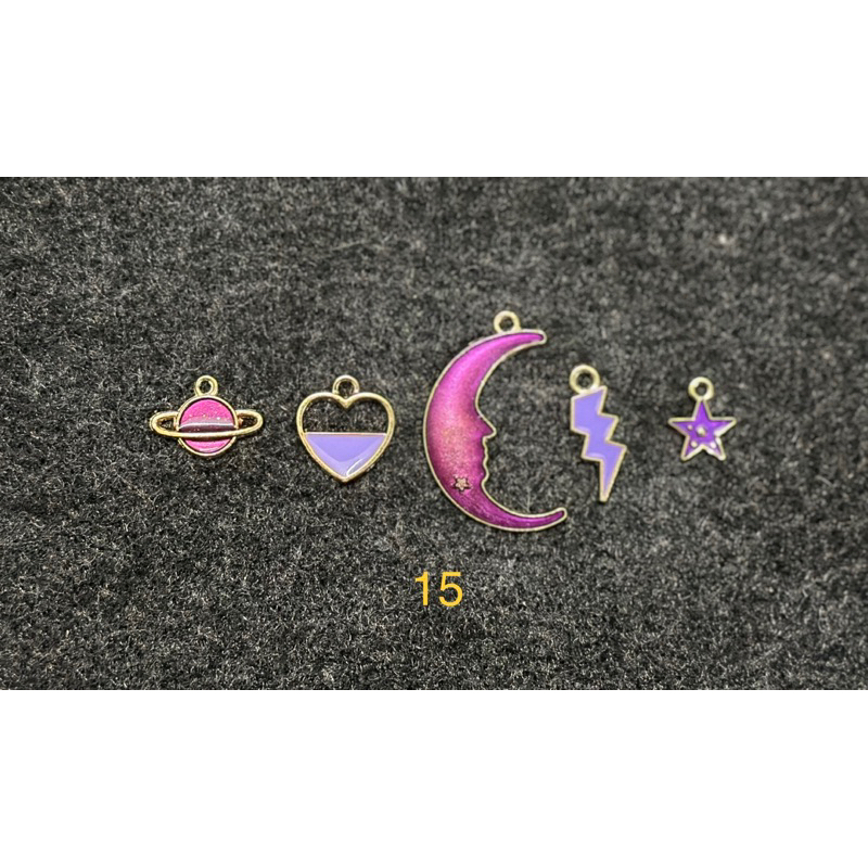 Đánh dấu kim loại kèm charm cute