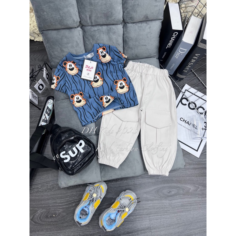 Bộ quần áo bé trai, set áo phông in tràn quần kaki túi hộp sành điệu cho bé 10-22kg