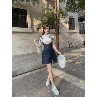 Set yếm jean cột vai kèm pull trắng