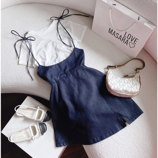 Set yếm jean cột vai kèm pull trắng