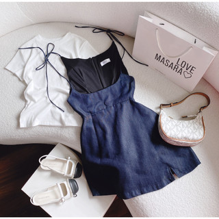 Set yếm jean cột vai kèm pull trắng