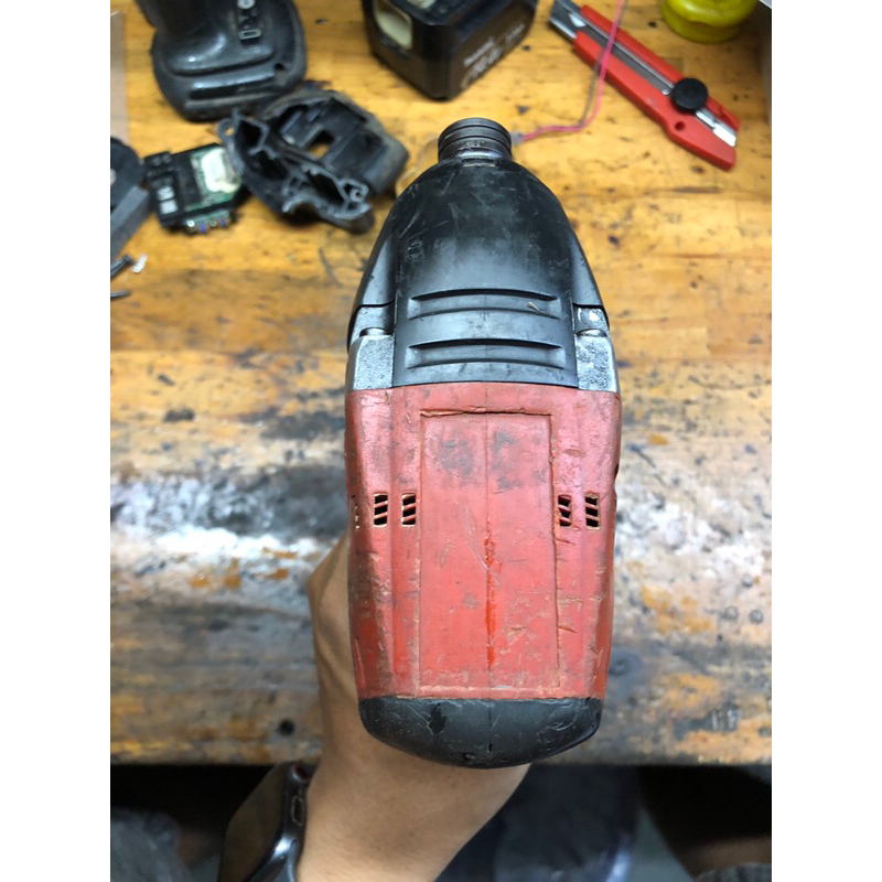 Bắn vít Hilti 14.4V