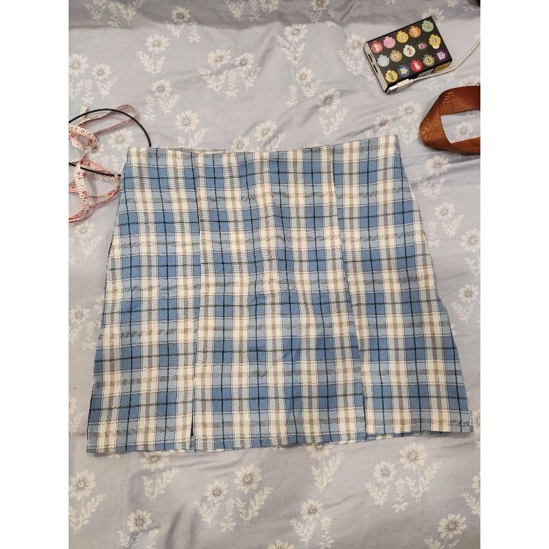 Pass chân váy caro