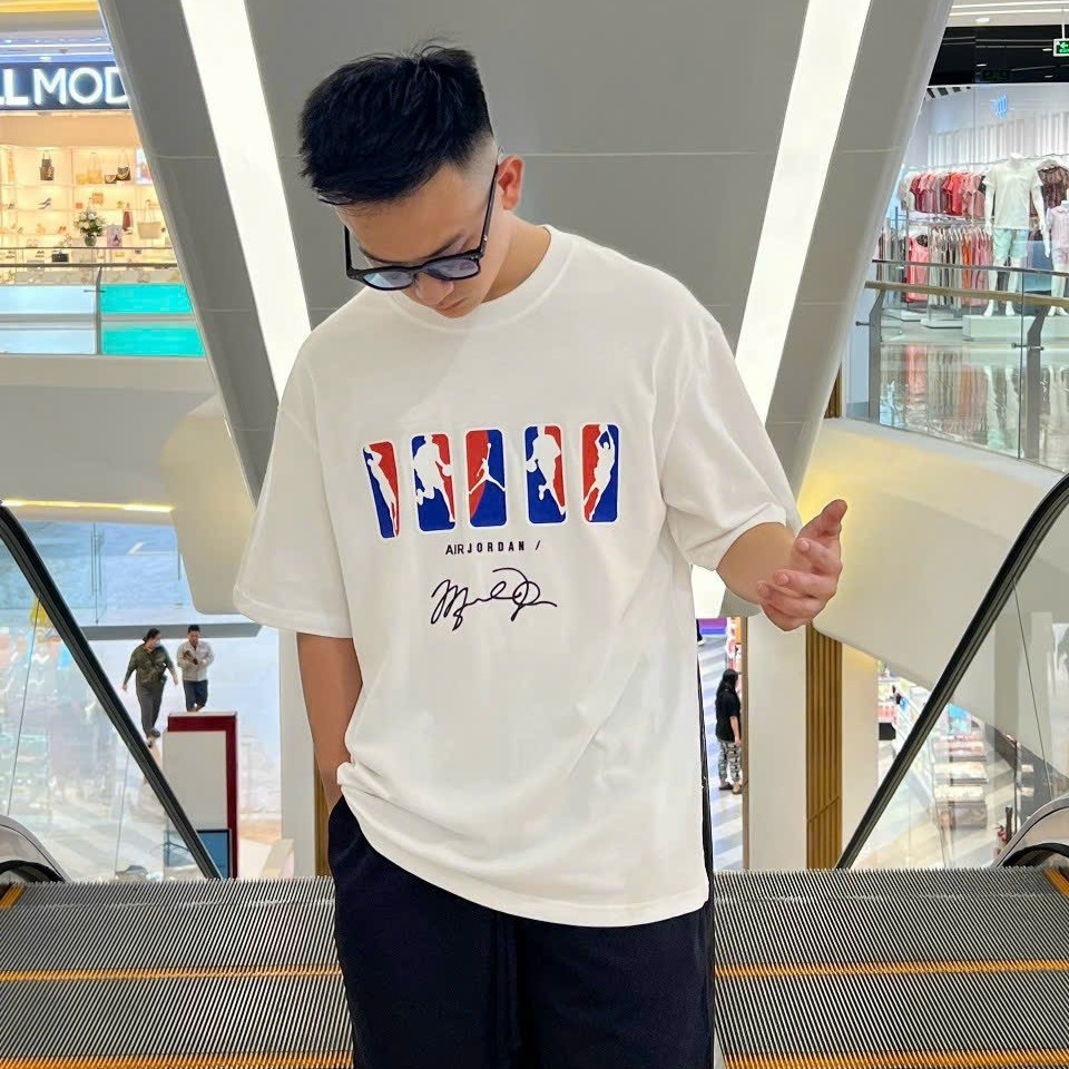 Áo thun unisex NBA Jordan chữ ký - chất liệu cotton, logo in cao su nổi chất lượng cao cấp | HYPE STREETWEAR.