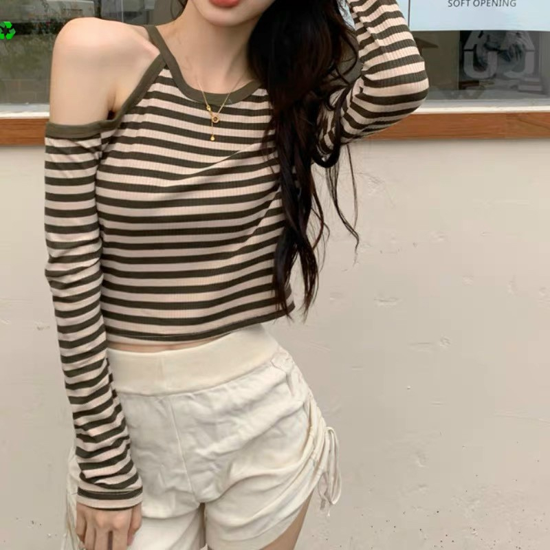 Áo Thun cổ yếm khoét vai tay dài hoạ tiết sọc ngang
