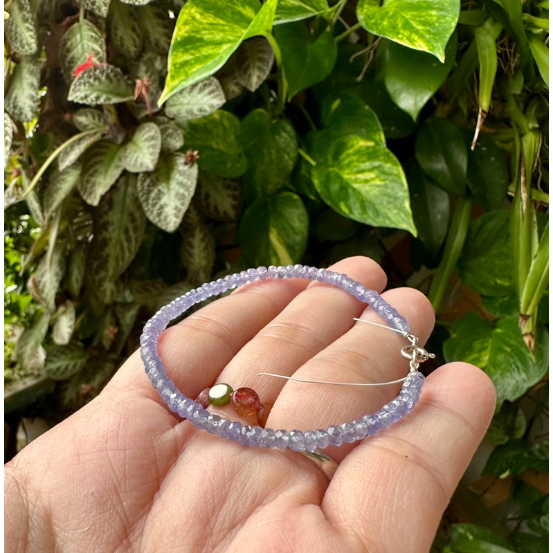 Vòng tay Iolite size 2.5-3.5 li xinh xắn