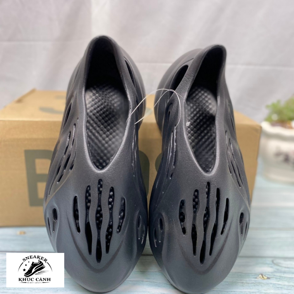 Sneaker  YZ FOAM Runner