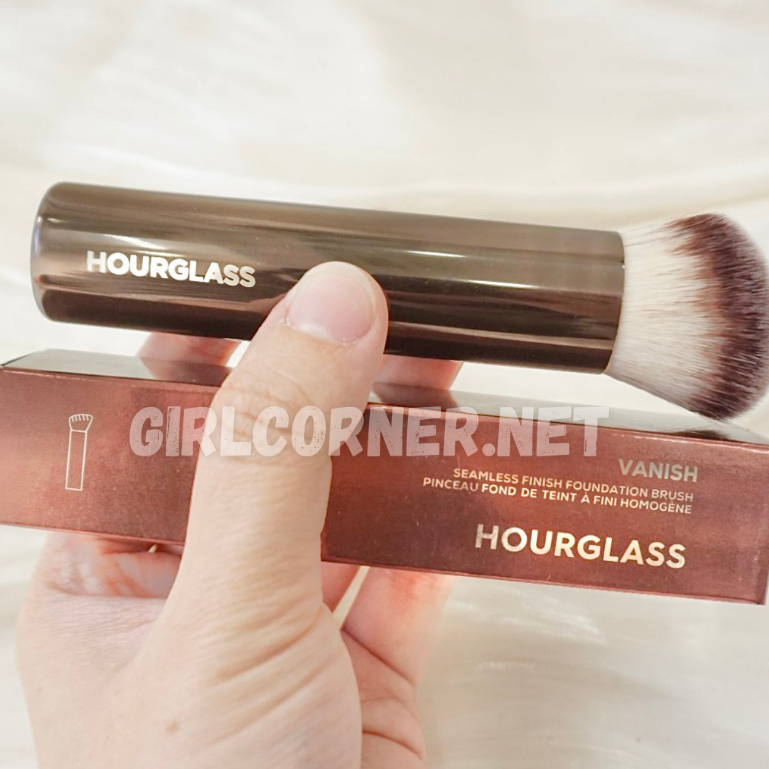 Cọ nền Hourglass Vanish™ Seamless Finish Foundation Brush