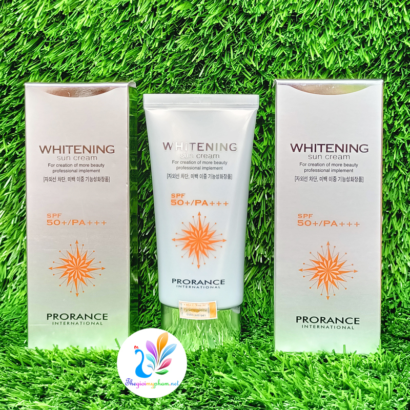 Kem Chống Nắng 3 Lớp Dưỡng Trắng Da SPF 50+/PA +++  70ml