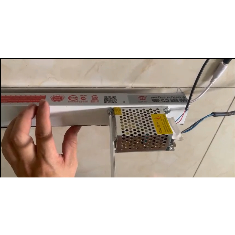Đèn hồ cá, làm cá lên màu đẹp, điểu khiển độ sáng bằng remote
