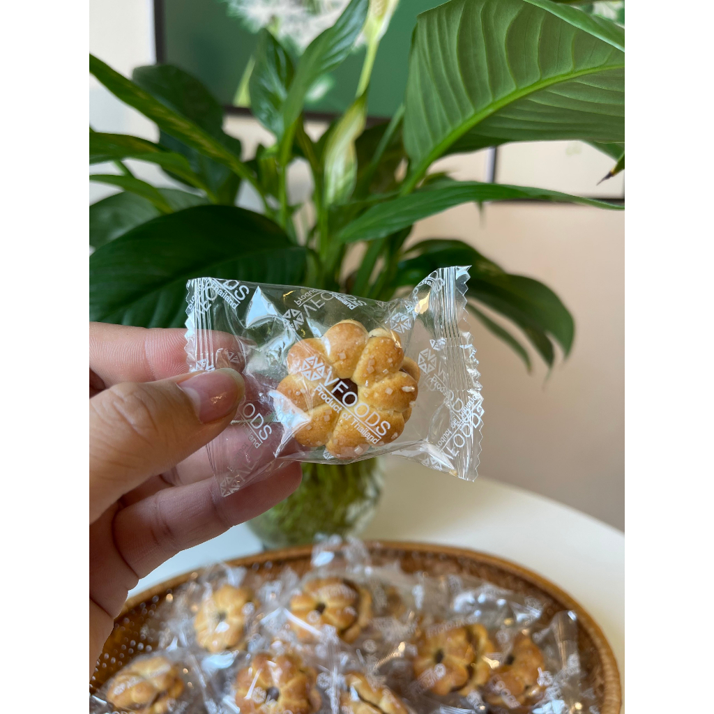 Bánh Quy Bông Mai Nhân Mứt Khóm Vfoods THÁI LAN