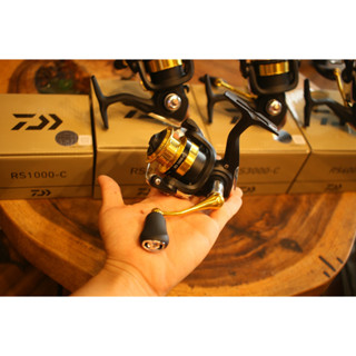 Mẫu mới !! Máy câu đứng Daiwa RS