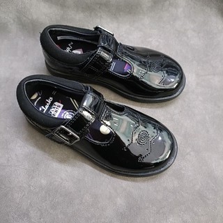 Giày Clarks school bé gái êm chân, quai dán tiện lợi