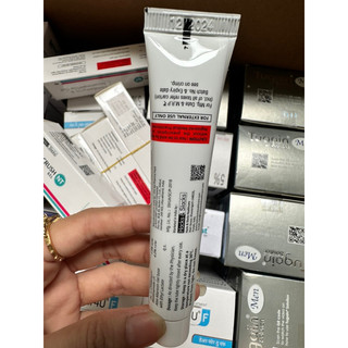 Kem Acnecrush gel thoa mụn