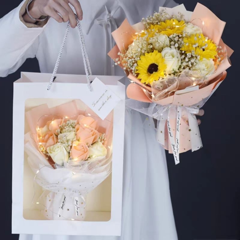 Túi giấy mặt kính đựng bó hoa, quà tặng sang trọng 25x 35cm.