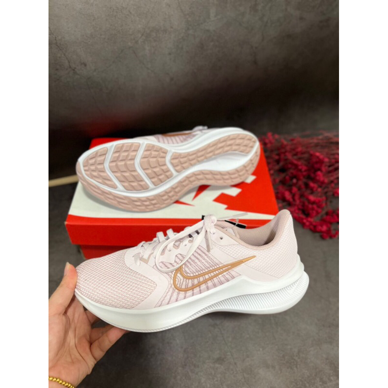 Giày nike nữ chính hãng xách tay