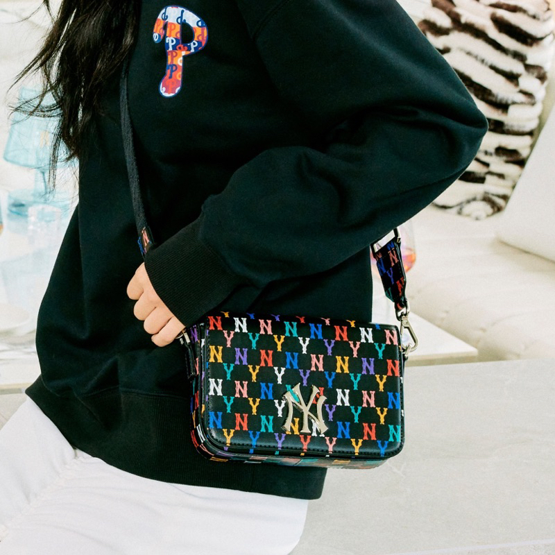 Túi da cầu vồng MLB