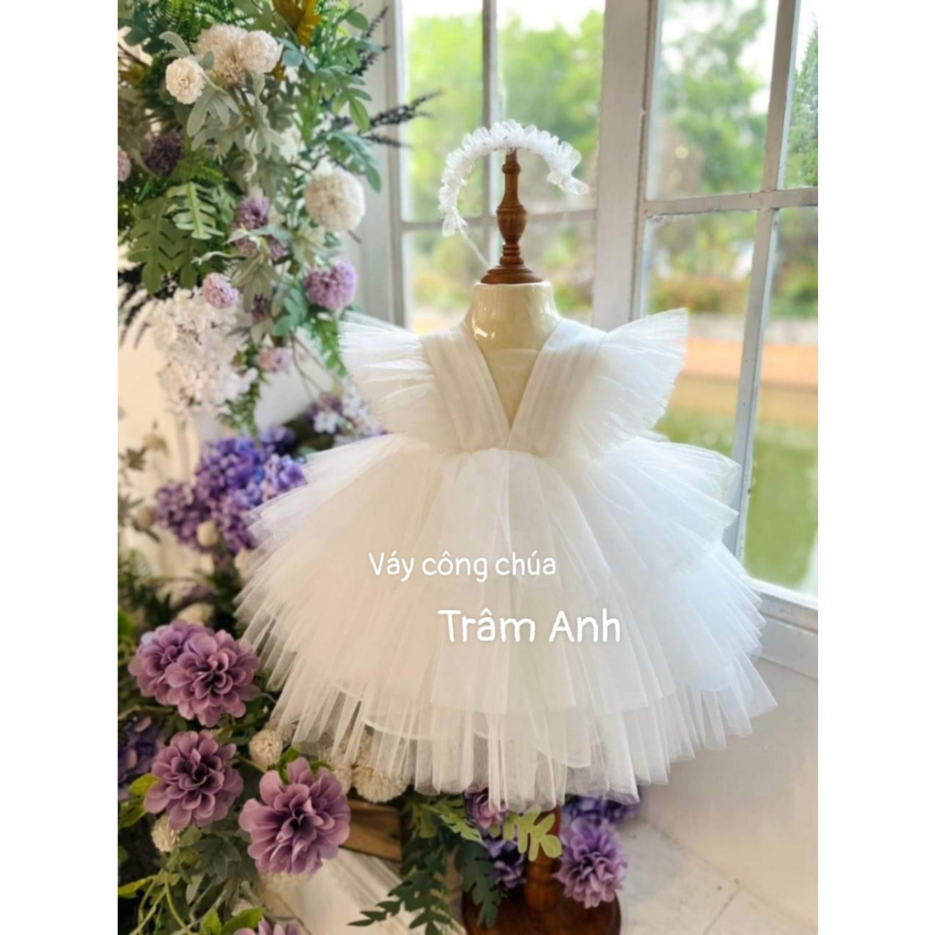 váy công chúa trắng tầng tay cánh tiên