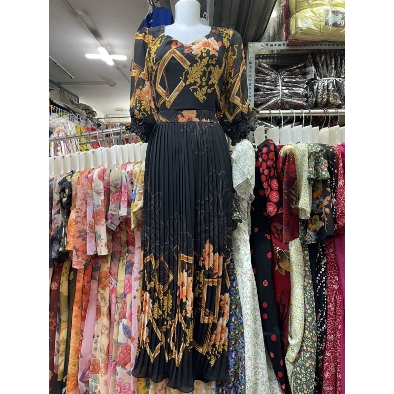 Đầm maxi hoa trung niên dập ly tay lỡ họa tiết vintage, Đầm maxi vintage dập ly hoa lớn