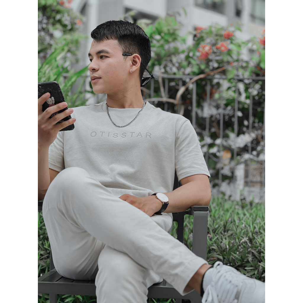 Áo thun cổ tròn trơn màu kem