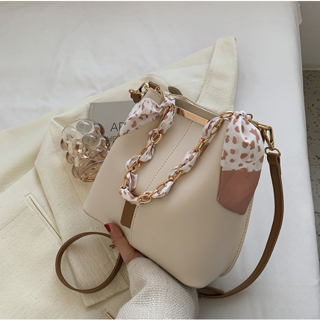Túi đeo chéo trơn dây xích sang chảnh lịch sự PT03 size 21,5x20x11,5cm