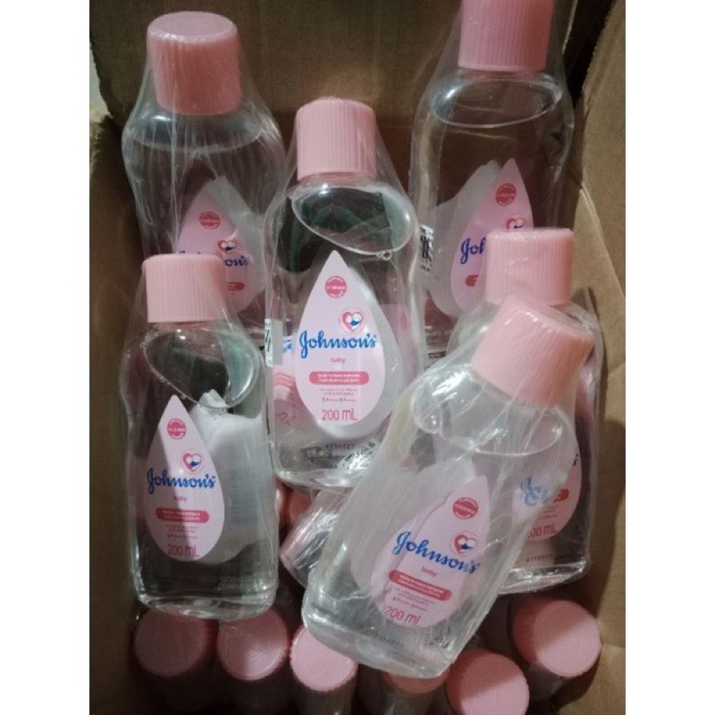 Dầu Massage và Dưỡng ẩm Johnson's Baby Oil 200ml