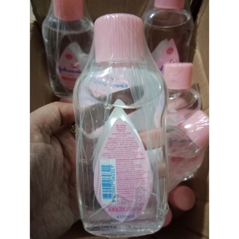 Dầu Massage và Dưỡng ẩm Johnson's Baby Oil 200ml