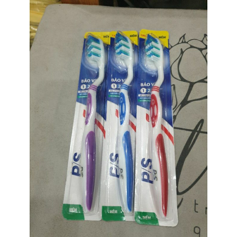 Bộ kem và bàn chải đánh răng