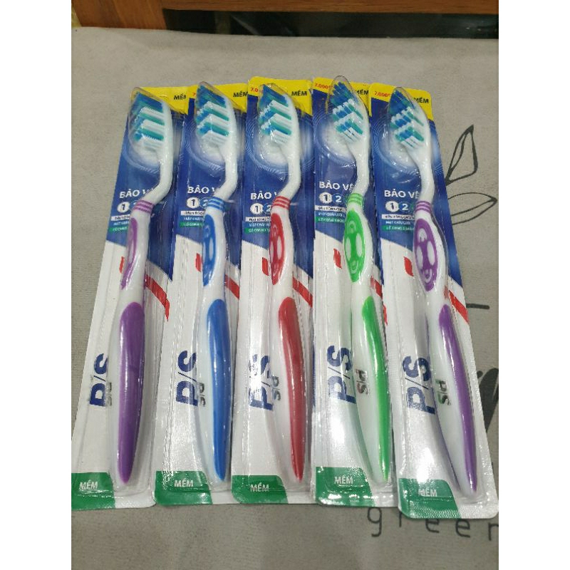 Bộ kem và bàn chải đánh răng