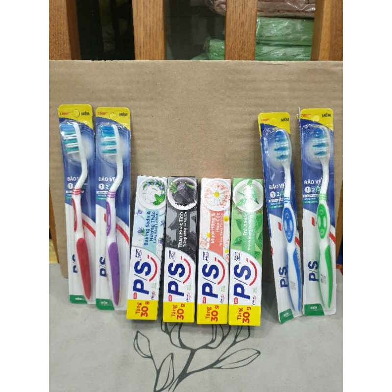 Bộ kem và bàn chải đánh răng