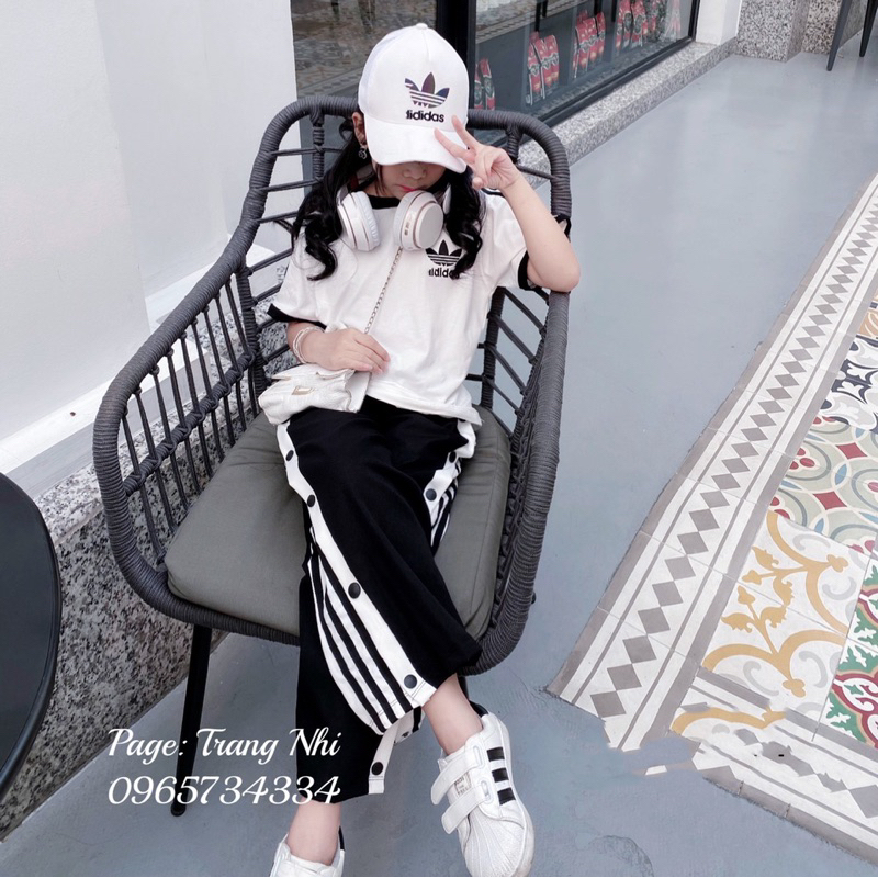 Bộ Nữ Áo Phông Logo Tay Sọc Mix QUần Suông Cúc Bấm 2 Sọc  cho Bé size đại 17kg -42kg