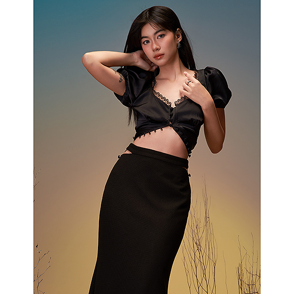 ARISE05 – Chân váy đen dáng dài cut eo