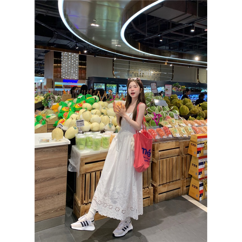 Váy đầm maxi hai dây trắng thô phối ren mùa hè đi biển, du lịch tiểu thư thanh lịch chụp kỷ yếu, váy sinh nhật Churri