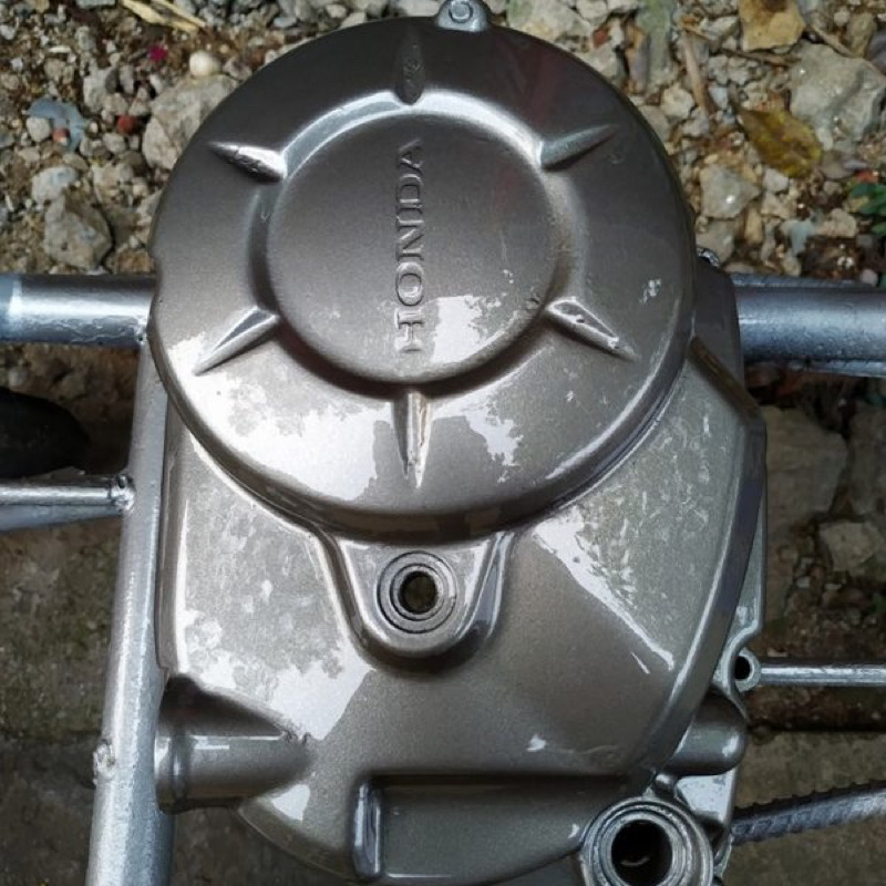 COMBO 3 CHAI SƠN XỊT LỐC MÁY SAMURAI MÀU XÁM S.C YAMAHA Y137*