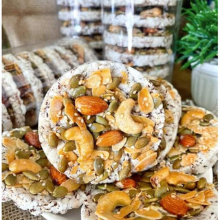 Bánh gạo lứt mix hạt ăn kiêng hộp 250gr