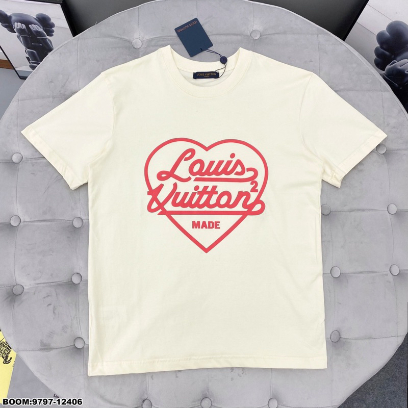 Áo thun LV  in hình trái tim cao cấp Áo thun LV in hình nam nữ hottrend mới nhất | BigBuy360 - bigbuy360.vn