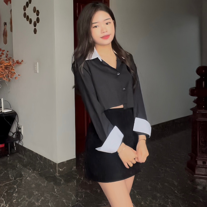 Áo sơ mi croptop vạt lệch đen phối trắng