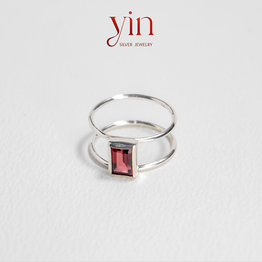 Nhẫn bạc 950 Yin Silver - Double Prong đá Garnet thiên nhiên theo phong thuỷ