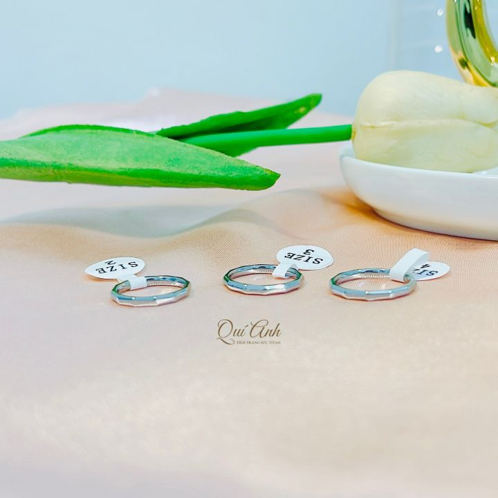 NHẪN TITAN MÀU BẠC CẠNH GÓC CÁ TÍNH