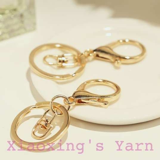 Móc khoá càng cua lớn kèm khoen màu gold làm thủ công, móc thú màu gold | Xiaoxing's Yarn