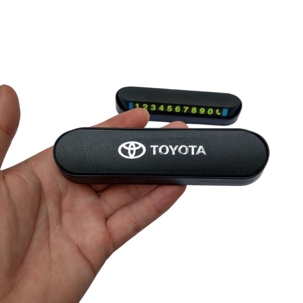 Bảng nằm ghi sđt số phản quang gắn logo hãng xe đặt taplo oto by Chất