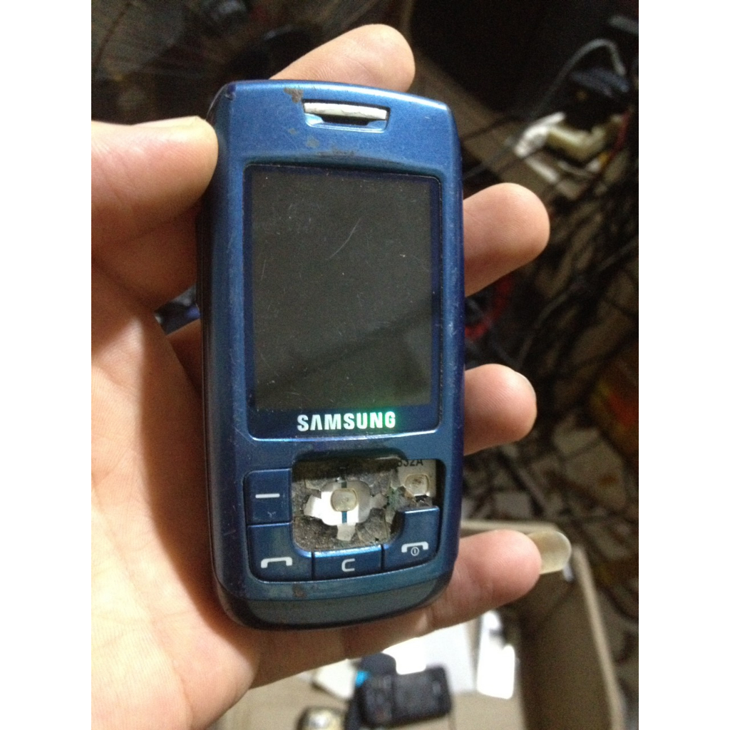 Xác SAMSUNG E251 không thấy lên, anh em lấy được gì lấy, không bin