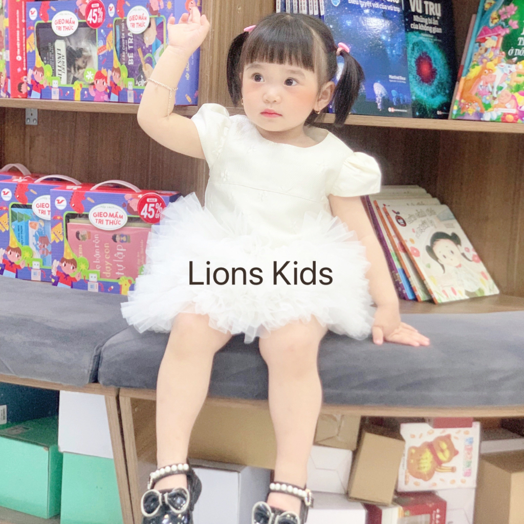 Váy công chúa đầm bé gái thiên nga màu trắng ngà thiết kế Lions Kids váy bồng tầng sang chảnh lớp lót bên trong - V01