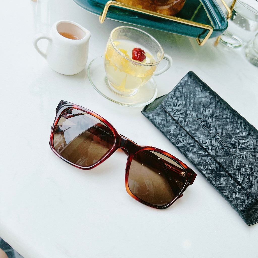 Kính mát Salvatore Ferragamore SF959S Tortoise màu Havana