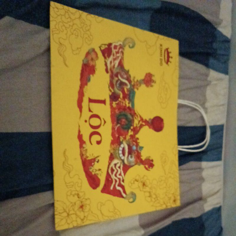 giỏ sách bằng giấy (họa tiết tết) kinh đô