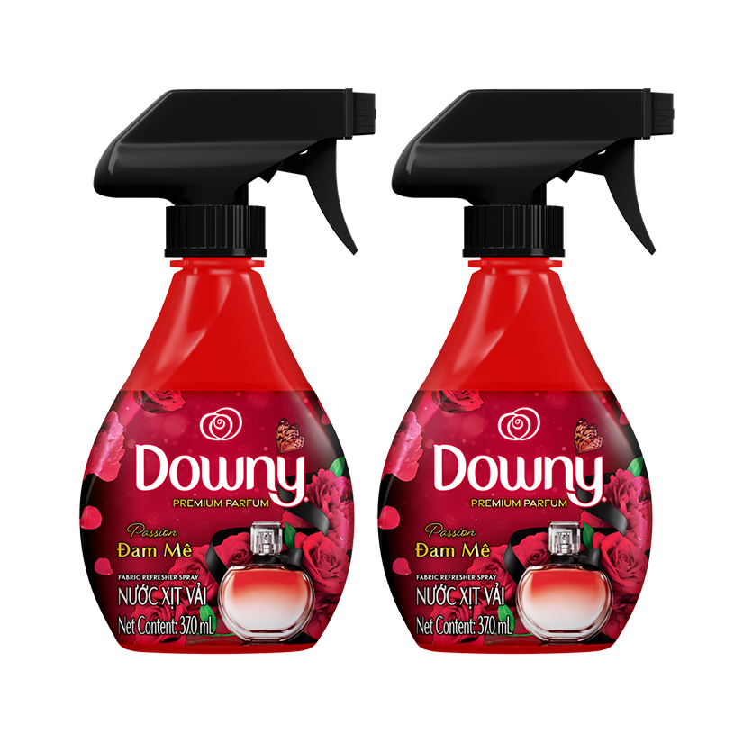 Combo 2 Chai Xịt Vải DOWNY Khử Mùi Và Chống Khuẩn 99.9% Hương Đam Mê 370ml/chai