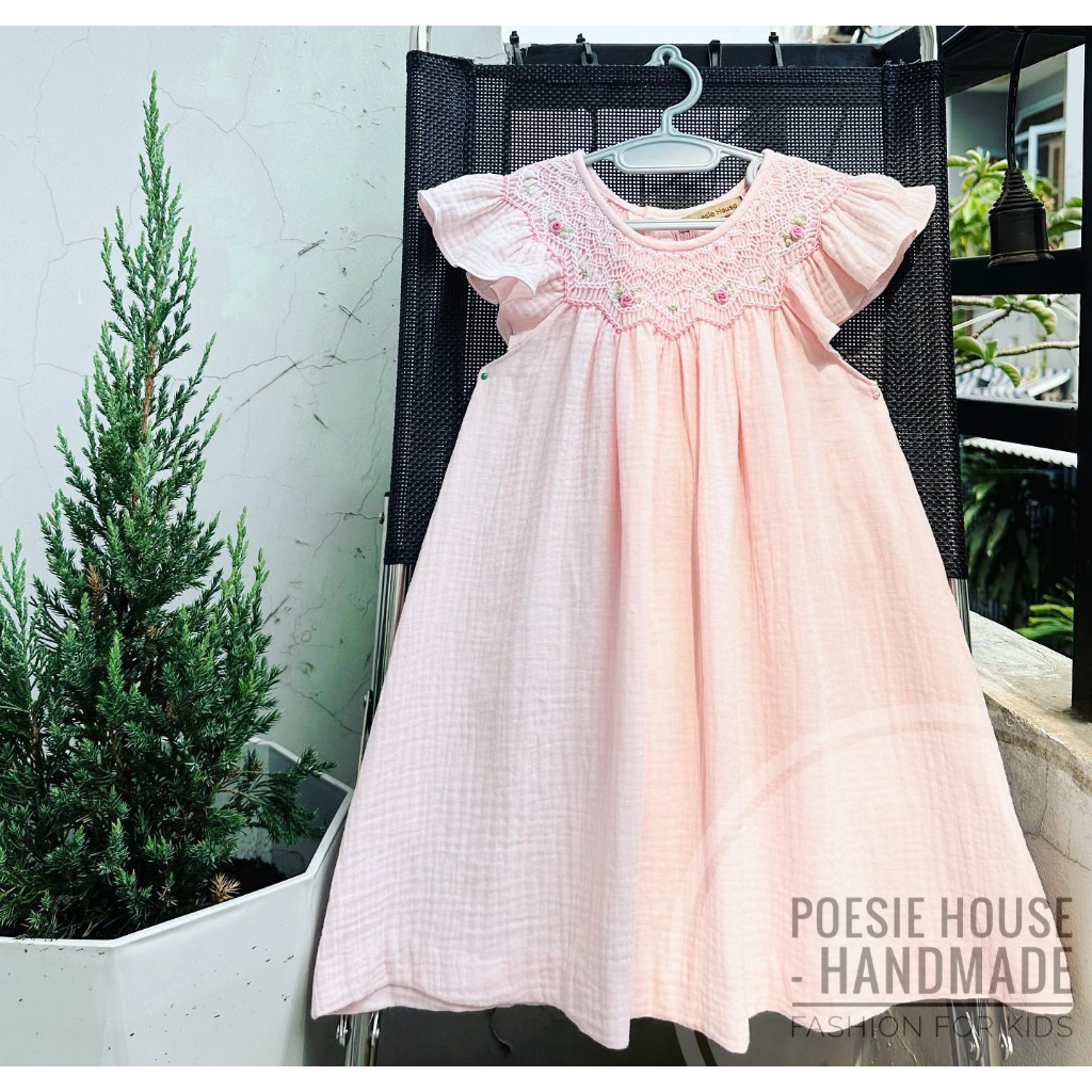 Đầm xích móc (Smock) tay cánh tiên thêu hoa Hồng - Muslin