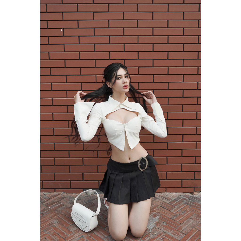 Tipblu - Chân Váy Xếp Ly Khoen Bạc Boujee Mini Skirt
